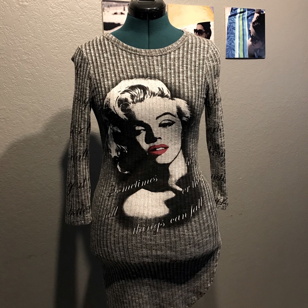 Marylin Monroe long shirt soft and stretchy